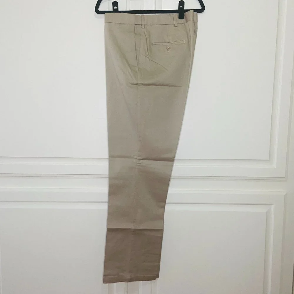 Haggar Mens Work To Weekend Straight Fit No Iron Comfort Waist Khaki 40W…